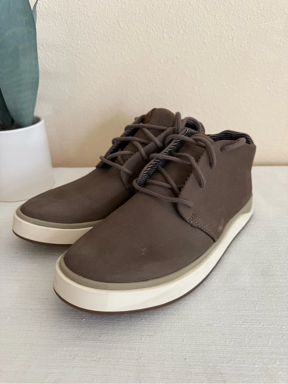 OluKai Papaku ‘Ili Men's Casual Mid-Top Sneakers in Brown Leather